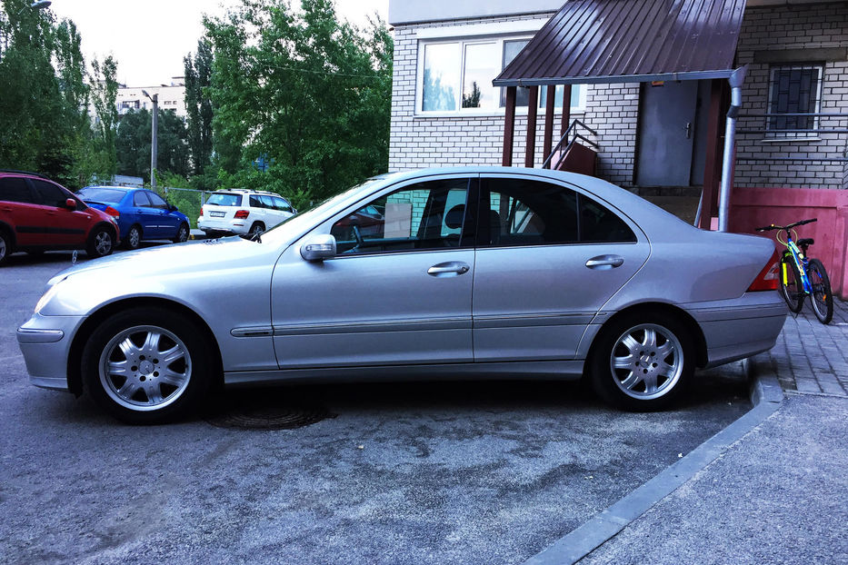 Продам Mercedes-Benz C-Class c 200 kompressor Elegance 2004 года в Киеве