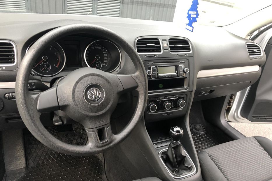 Продам Volkswagen Golf  VI 2010 года в Киеве