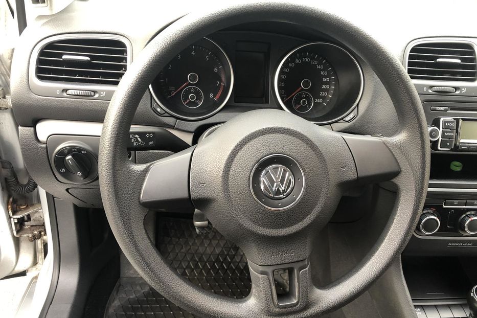 Продам Volkswagen Golf  VI 2010 года в Киеве