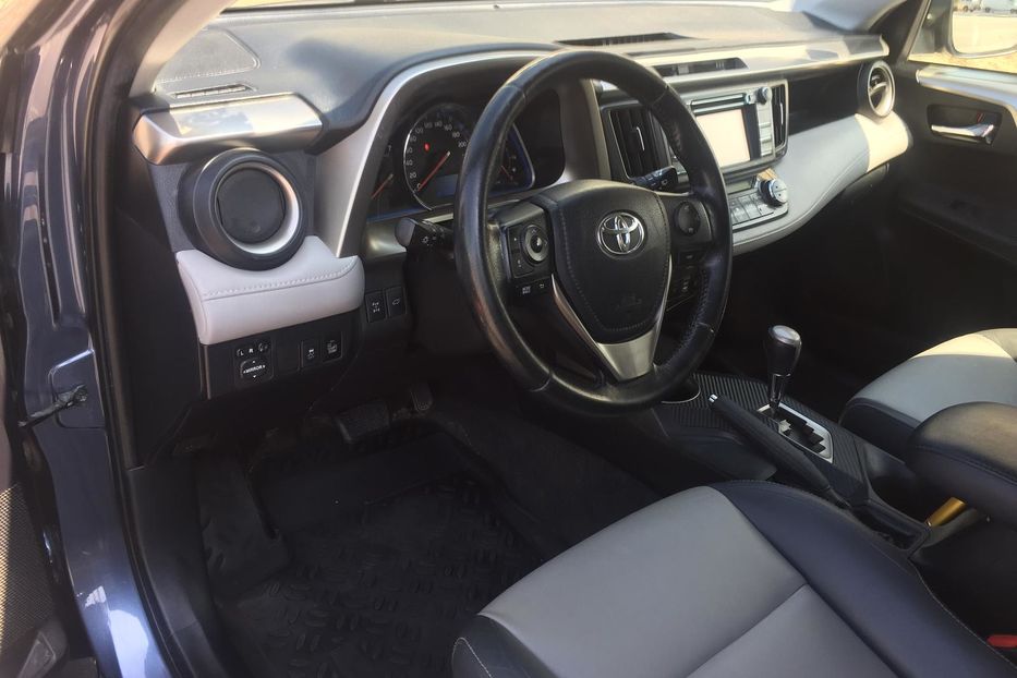 Продам Toyota Rav 4 2013 года в Виннице