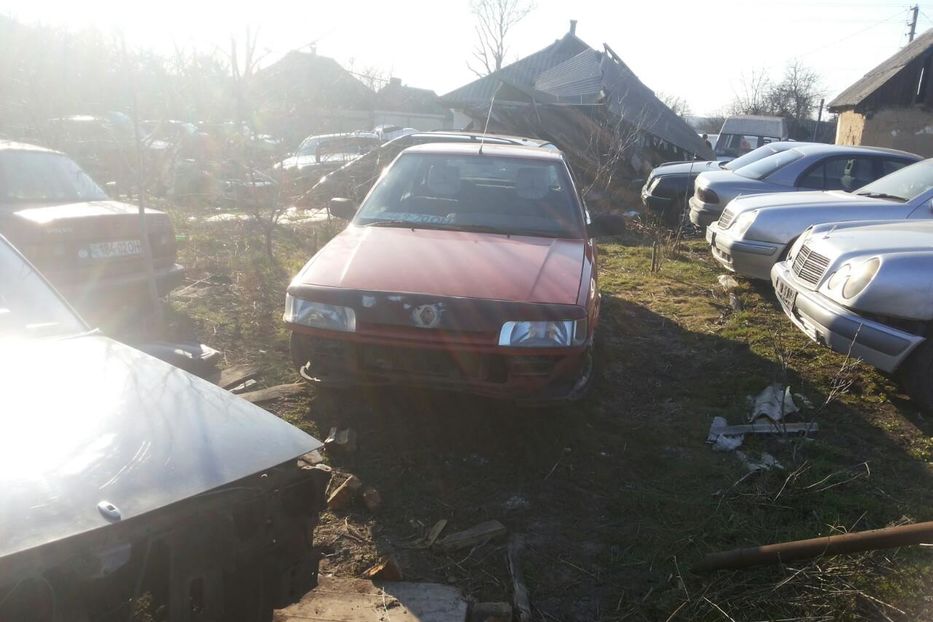 Продам Renault 21 по запчастям 1992 года в г. Знаменка, Кировоградская область
