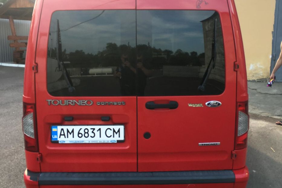 Продам Ford Tourneo Connect пасс. 1.8 tdi 81kw 2012 года в г. Олевск, Житомирская область