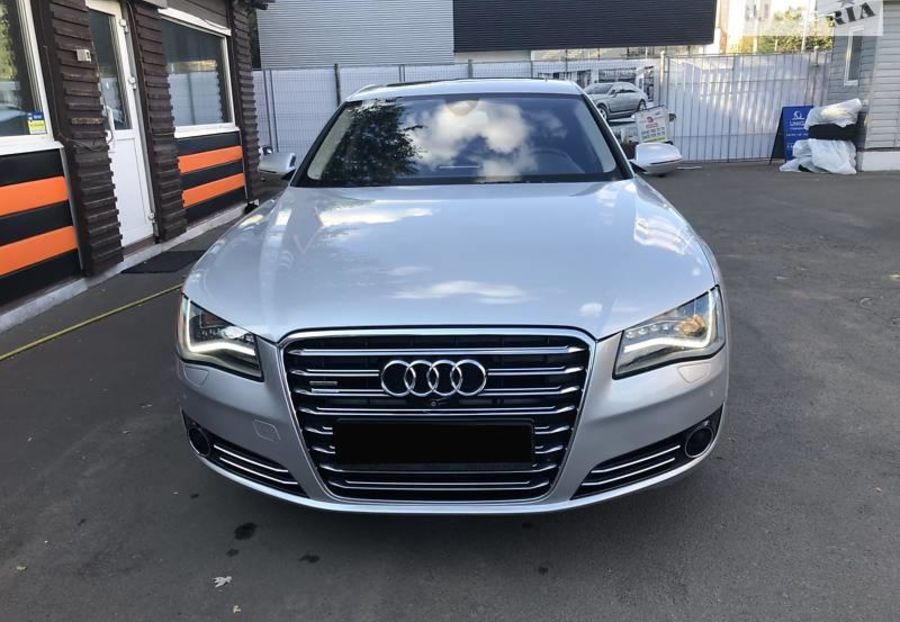 Продам Audi A8 2012 года в Одессе