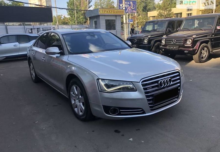 Продам Audi A8 2012 года в Одессе