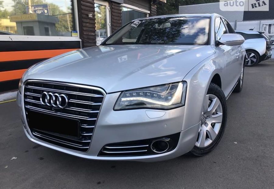 Продам Audi A8 2012 года в Одессе