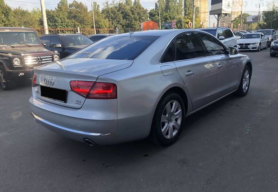 Продам Audi A8 2012 года в Одессе