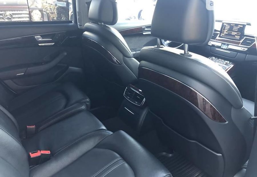 Продам Audi A8 2012 года в Одессе