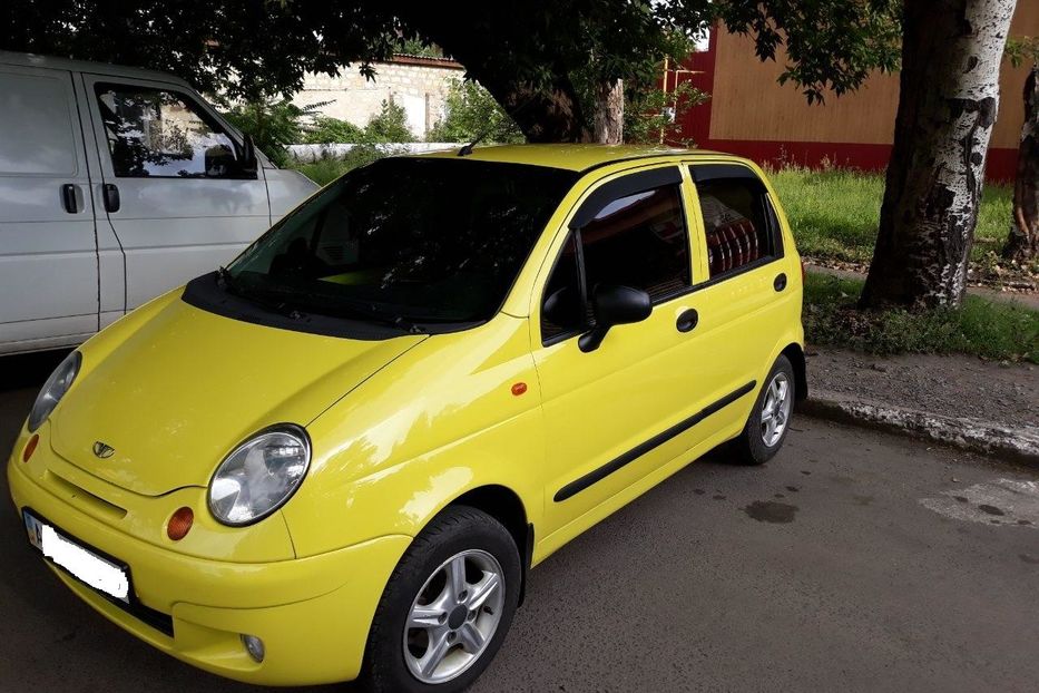 Тонированный матиз. Желтый Матиз. Машина Daewoo Matiz желтый металлик. Желтый Матиз с обвесами.