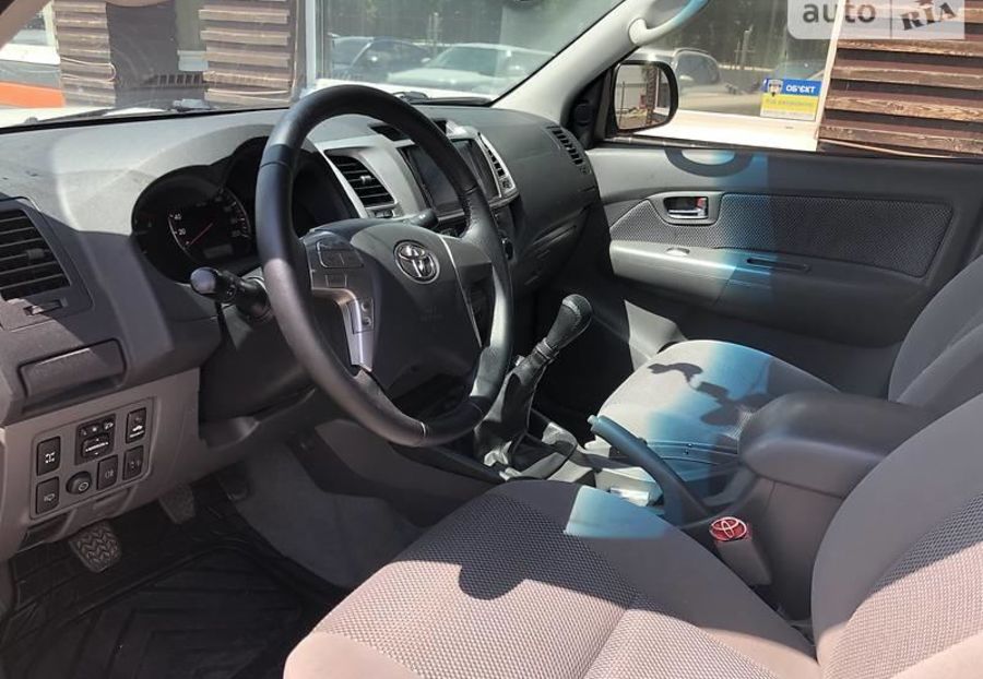 Продам Toyota Hilux 2013 года в Одессе