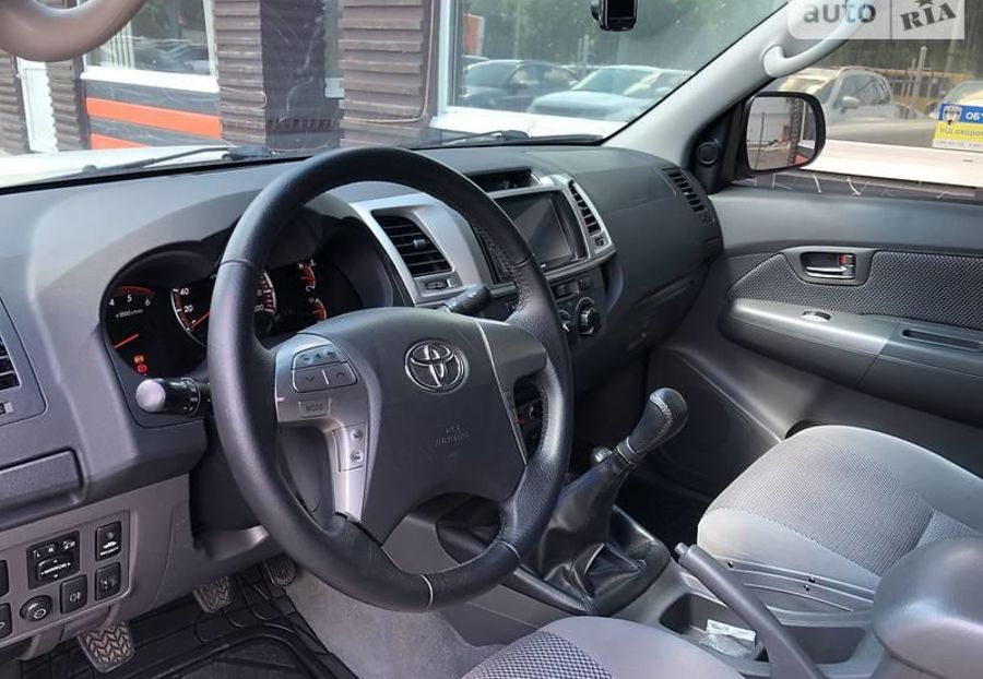 Продам Toyota Hilux 2013 года в Одессе