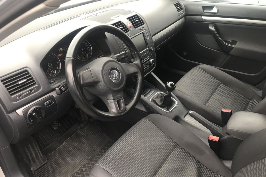 Продам Volkswagen Jetta 1,6 BSE 2010 года в Киеве