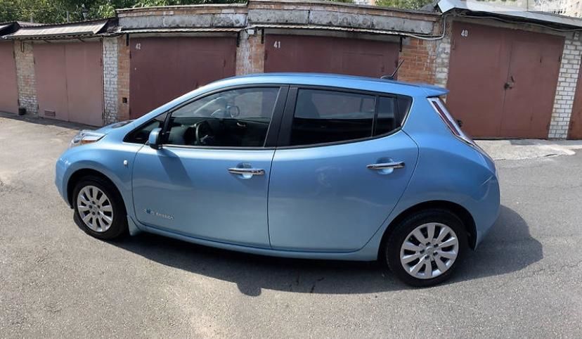 Продам Nissan Leaf 2015 года в Киеве