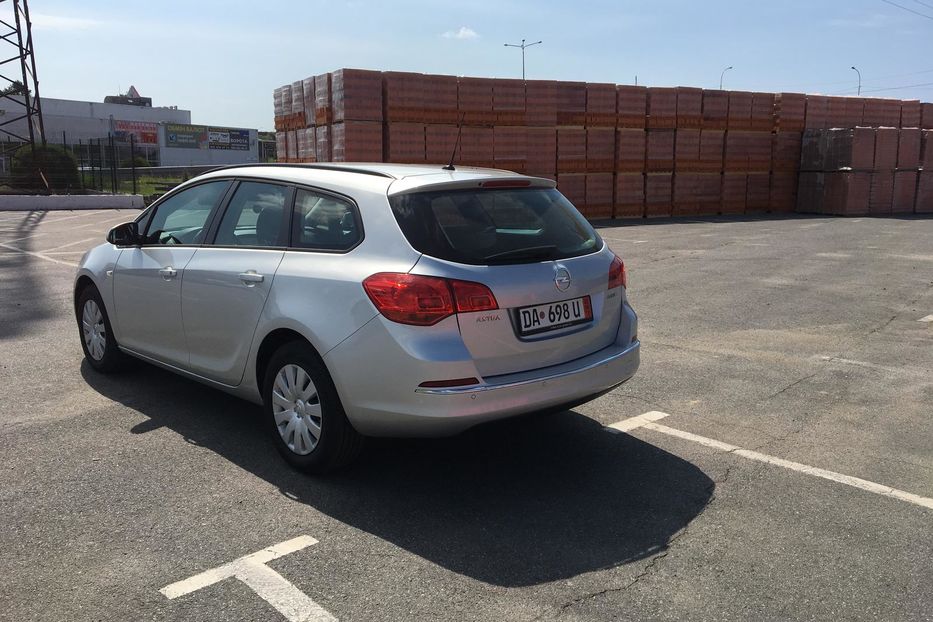 Продам Opel Astra J 2015 года в Ужгороде