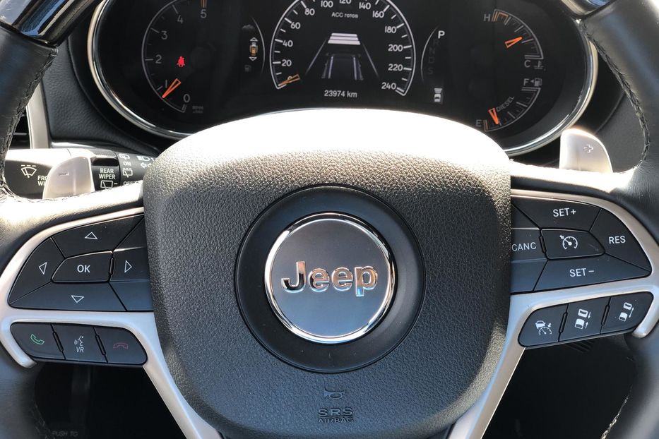 Продам Jeep Grand Cherokee Overland 2013 года в Киеве