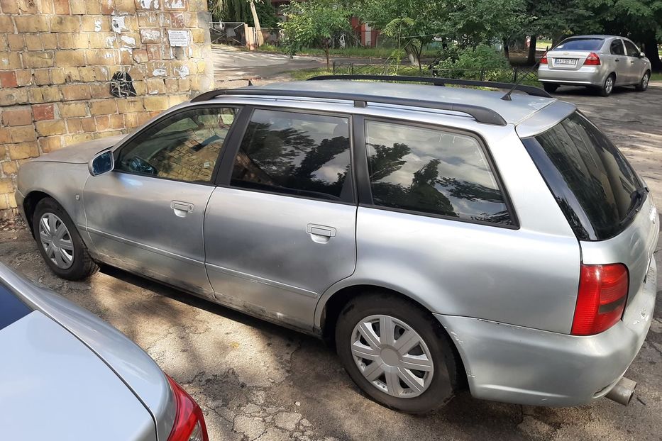 Продам Audi A4 Avant 1998 года в Киеве