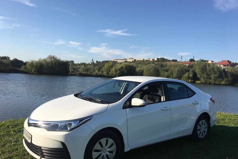 Продам Toyota Corolla 2018 года в Черновцах