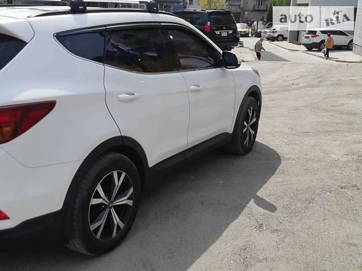 Продам Hyundai Santa FE 2016 года в г. Новомосковск, Днепропетровская область