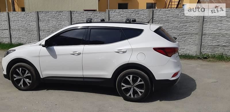 Продам Hyundai Santa FE 2016 года в г. Новомосковск, Днепропетровская область