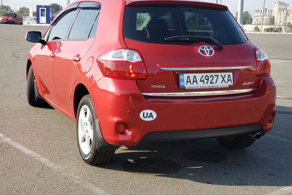 Продам Toyota Auris 2012 года в Киеве