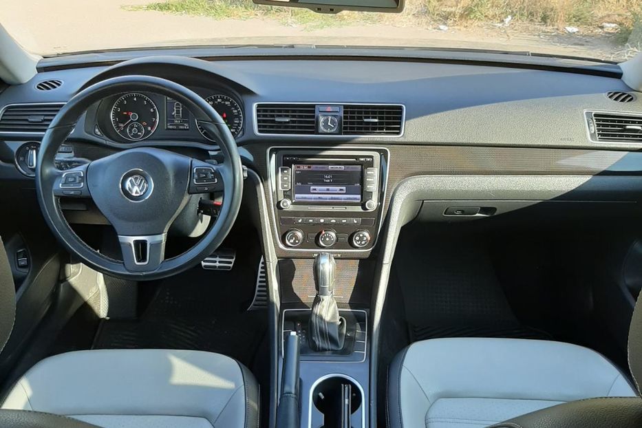 Продам Volkswagen Passat B7 2014 года в Харькове