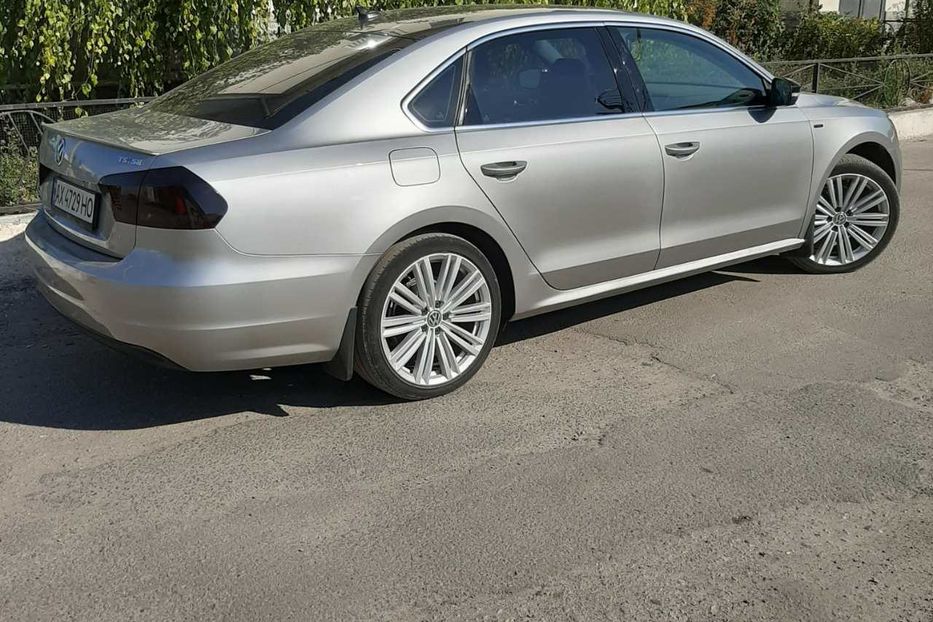 Продам Volkswagen Passat B7 2014 года в Харькове