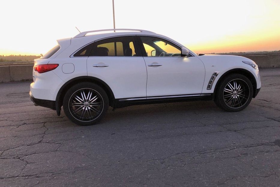 Продам Infiniti QX70 2015 года в Днепре