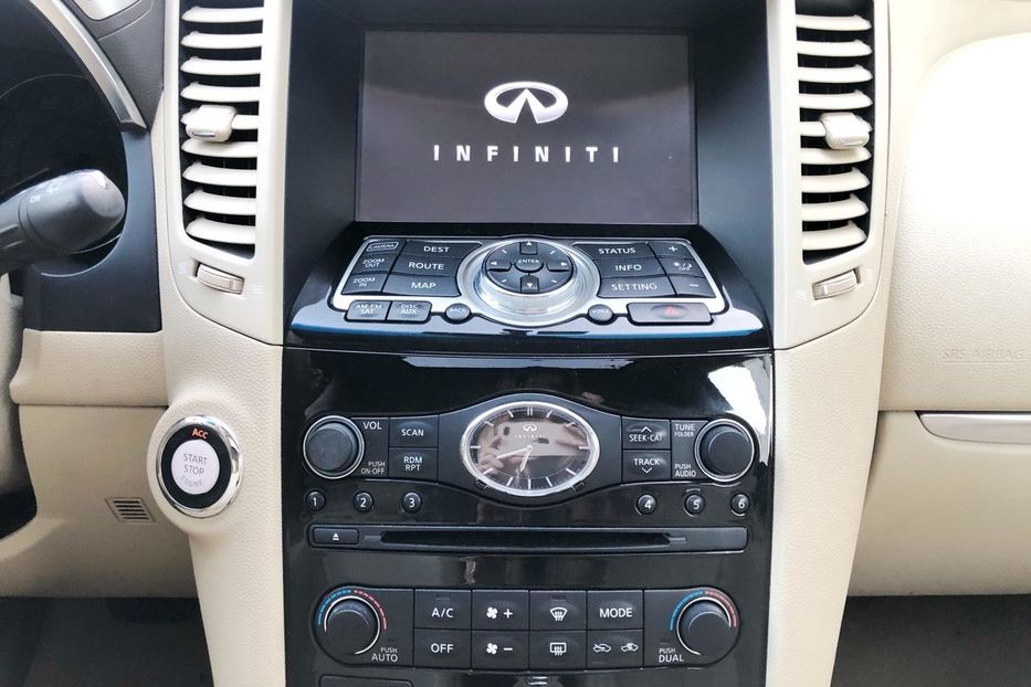 Продам Infiniti QX70 2015 года в Днепре
