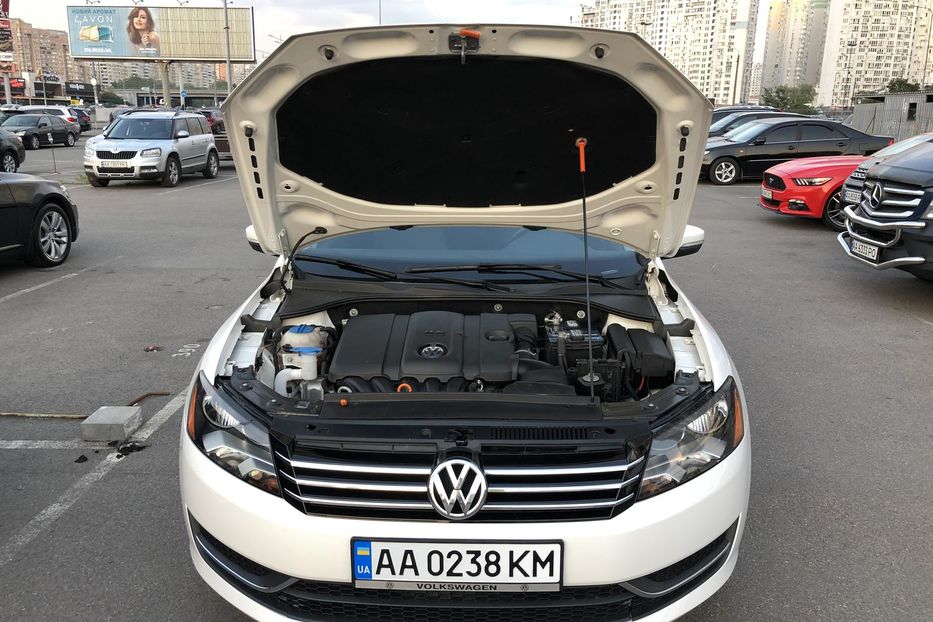 Продам Volkswagen Passat B7 SE+ 2013 года в Киеве