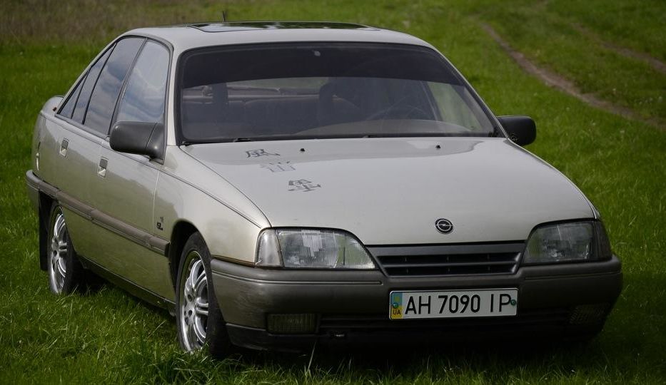 Продам Opel Omega Премиум 1988 года в г. Прилуки, Черниговская область