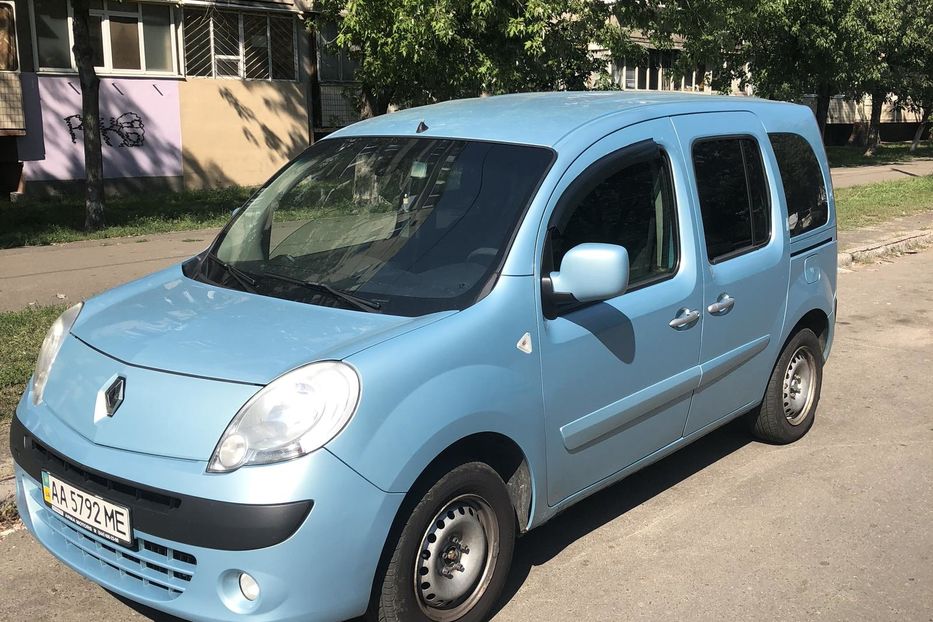 Продам Renault Kangoo пасс. 2012 года в Киеве