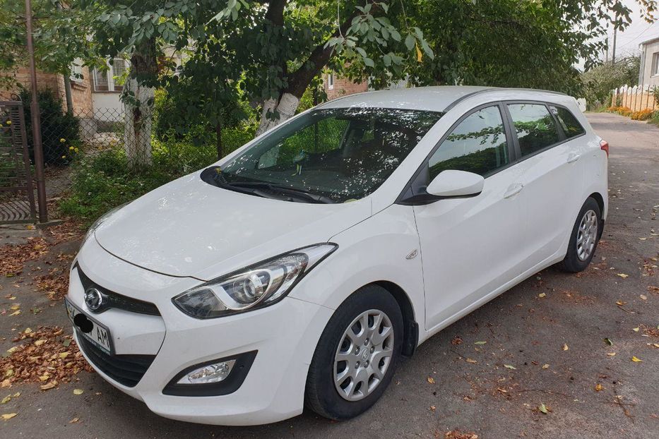 Продам Hyundai i30  SW 2013 года в Ровно