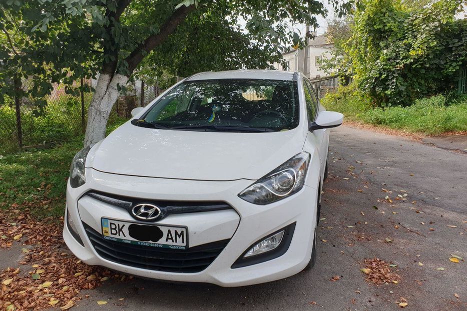 Продам Hyundai i30  SW 2013 года в Ровно