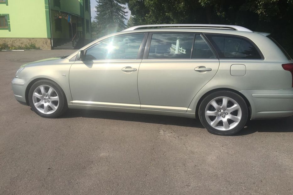 Продам Toyota Avensis 2004 года в г. Дубровица, Ровенская область