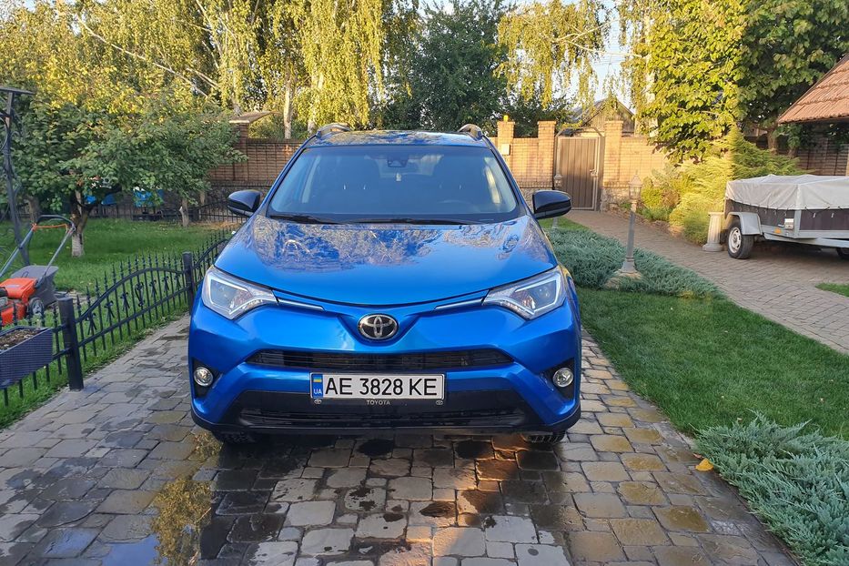 Продам Toyota Rav 4 2016 года в Днепре