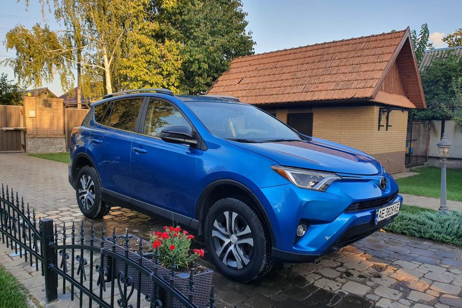 Продам Toyota Rav 4 2016 года в Днепре