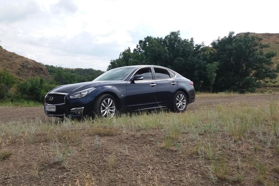 Продам Infiniti Q70 PREMIUM  2018 года в Харькове