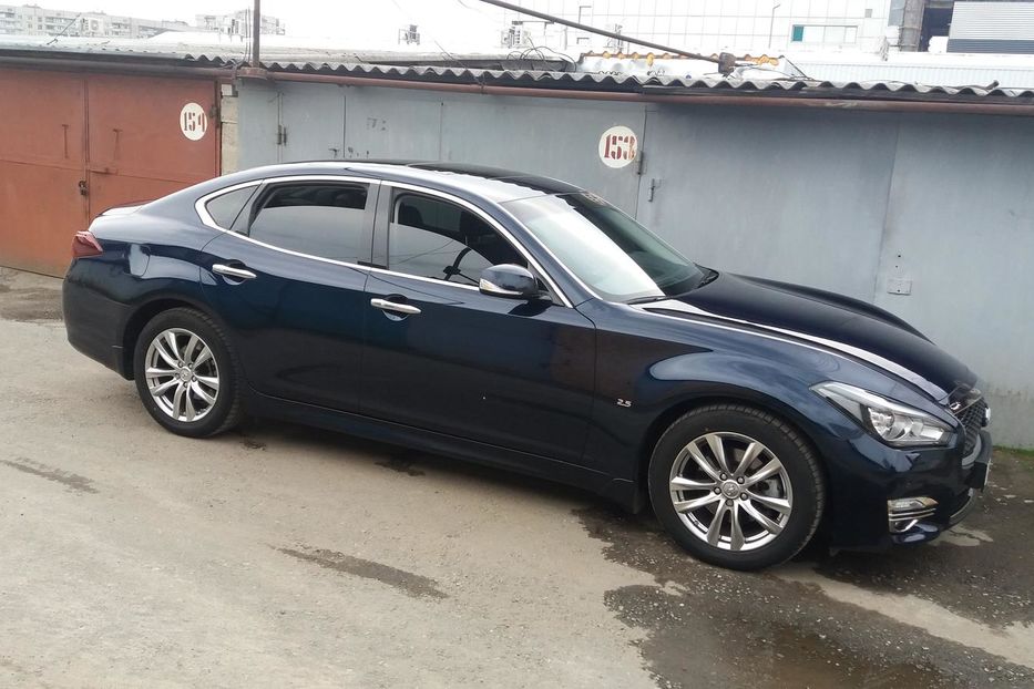 Продам Infiniti Q70 PREMIUM  2018 года в Харькове