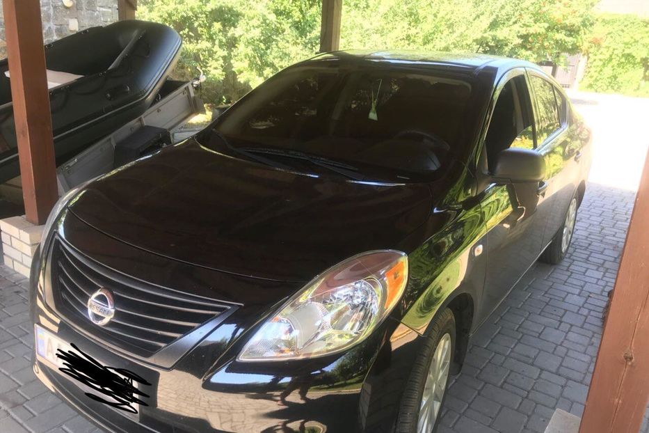 Продам Nissan Versa 2013 года в Киеве