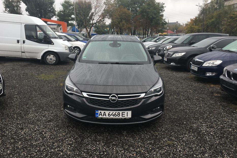 Продам Opel Astra K 2016 года в Киеве