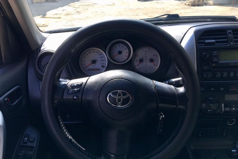 Продам Toyota Rav 4 2004 года в Одессе