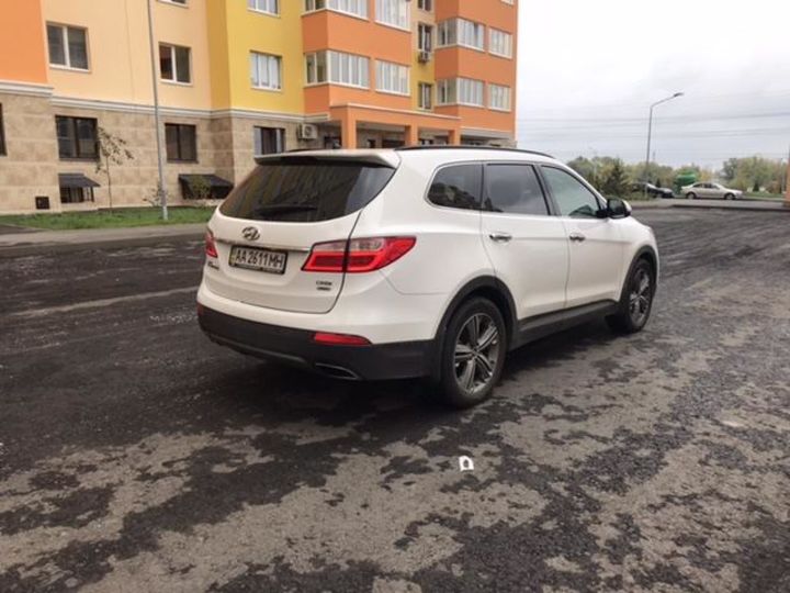 Продам Hyundai Grand Santa Fe 2014 года в Киеве