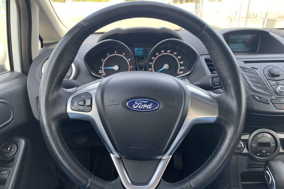 Продам Ford Fiesta Maximal 2014 года в Днепре