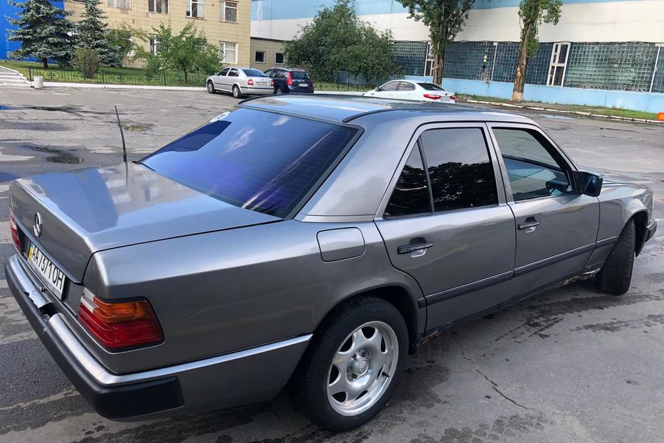 Продам Mercedes-Benz 200 e200 1988 года в Киеве