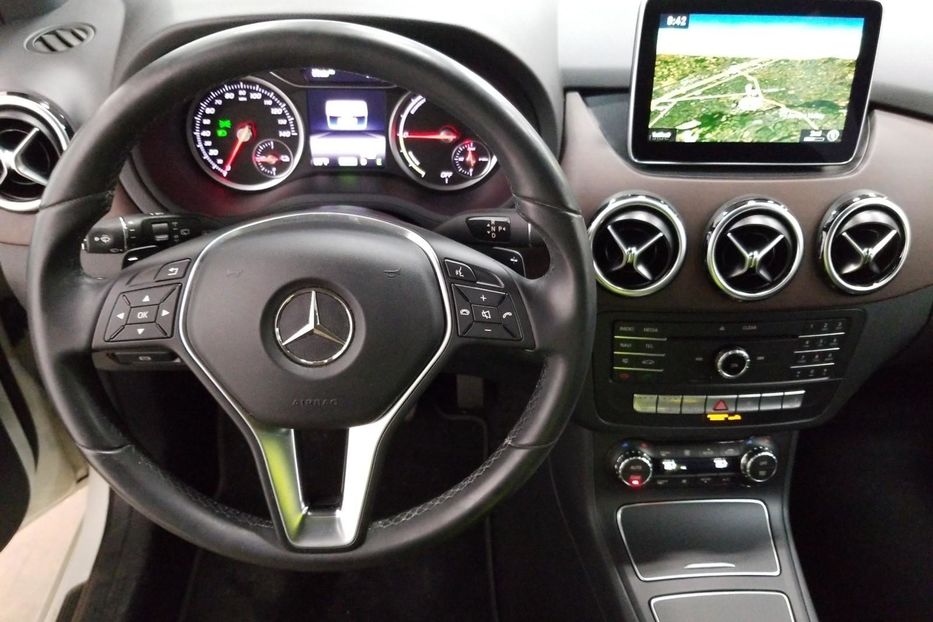 Продам Mercedes-Benz B 200 B250E 2015 года в Киеве