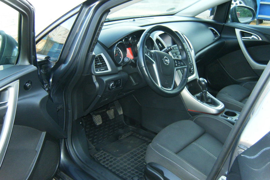 Продам Opel Astra J 2011 года в Виннице