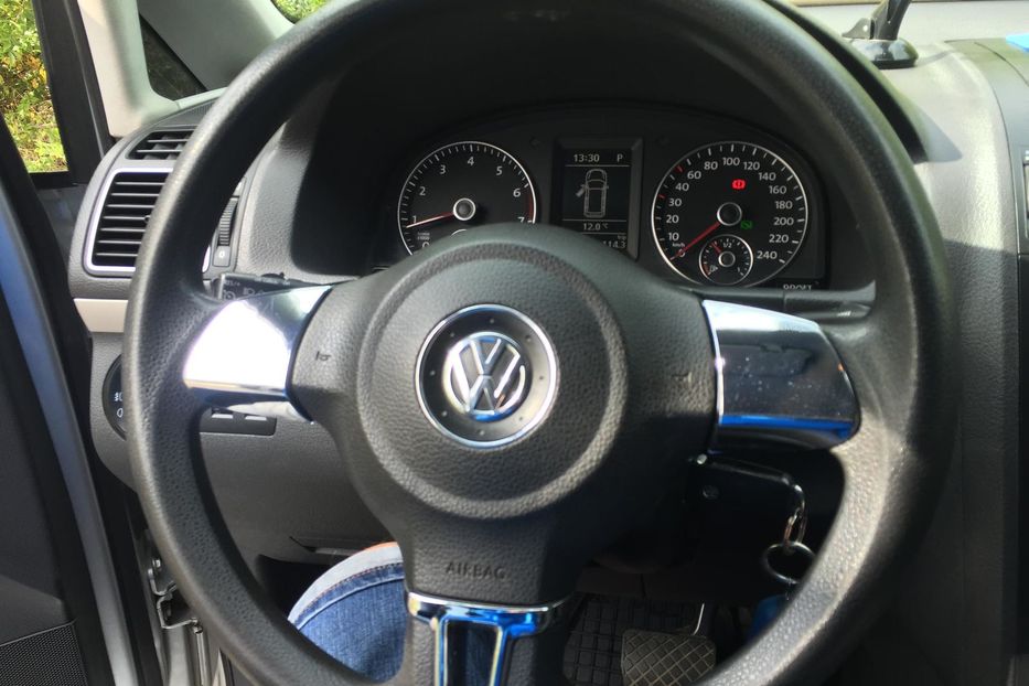 Продам Volkswagen Touran 2011 года в Запорожье