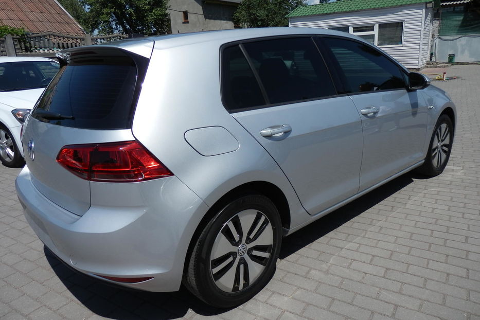 Продам Volkswagen e-Golf SE 2016 года в Запорожье