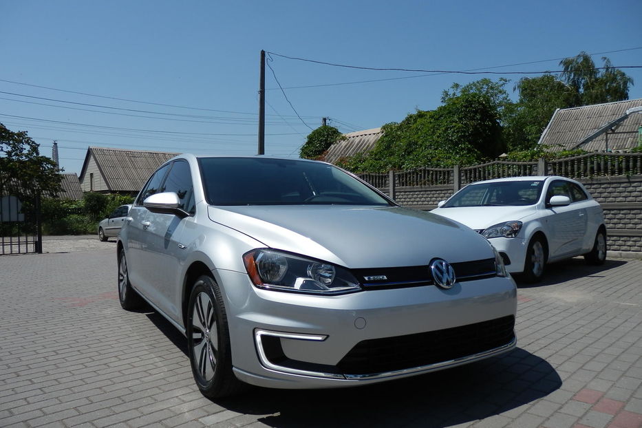 Продам Volkswagen e-Golf SE 2016 года в Запорожье