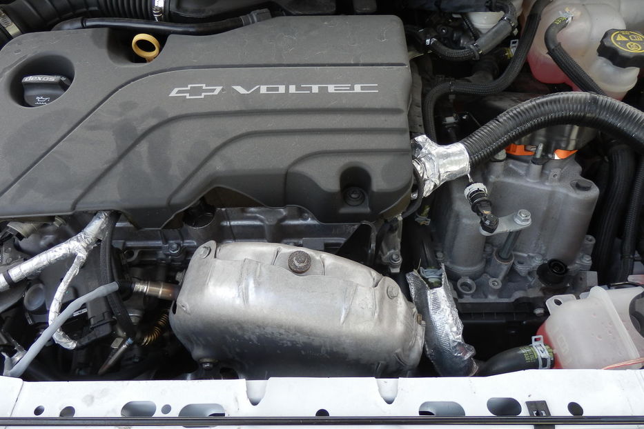 Продам Chevrolet Volt 1.5 АТ 2016 года в Запорожье