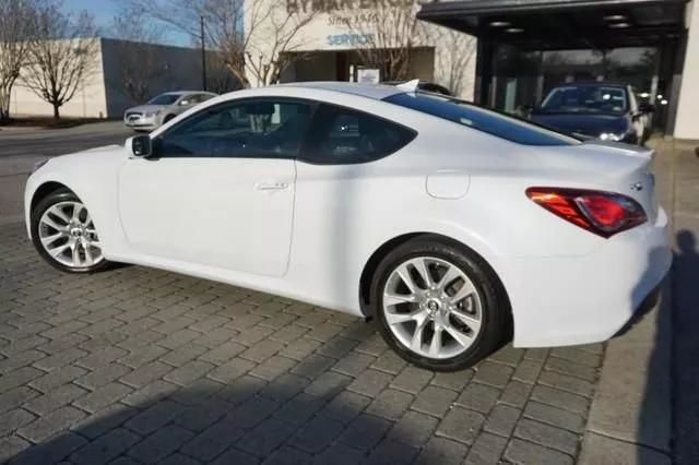 Продам Hyundai Genesis Sport 2014 года в Киеве